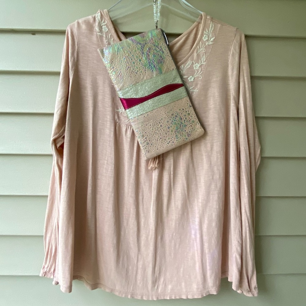 VGU Anita🌸Pink🎀Textured Clutch/Wristlet w/Beaded Zipper Pull & 2 Inside Pockets - Picture 15 of 16
